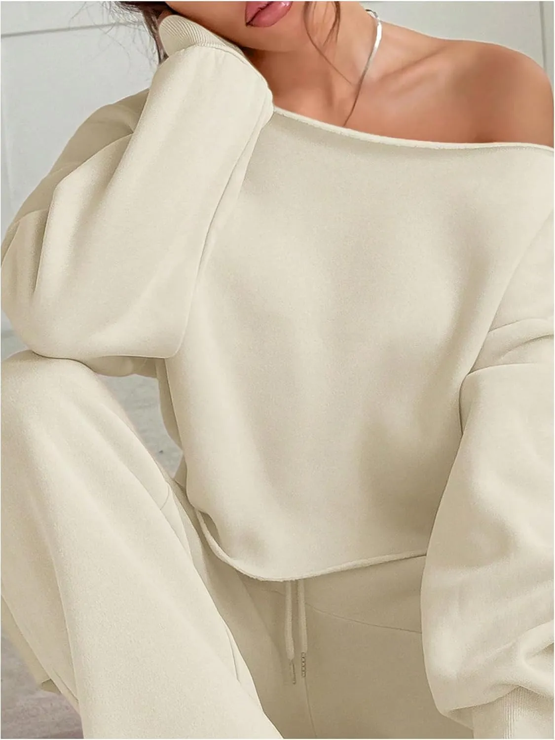 SOLY HUX Women's Sweatsuits Off The Shoulder Crop Top and Drawstring Long Pants 2 Piece Fall Outfits