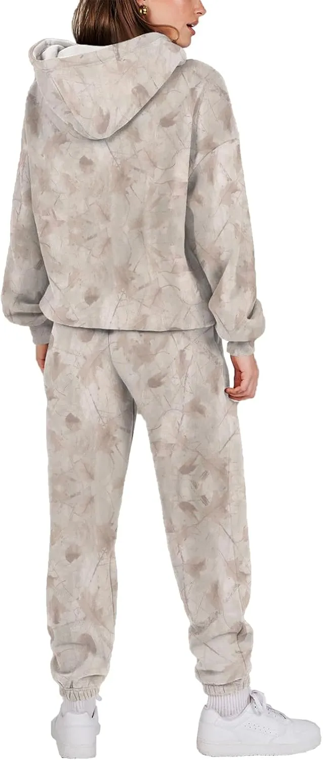 Women's Camo Sweatsuit Set - 2 Piece: Oversized Maple Leaf Print Hoodie & Sweatpants