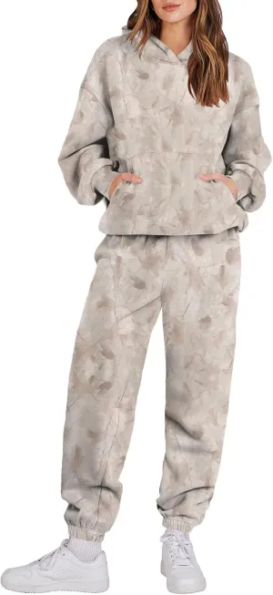 Women's Camo Sweatsuit Set - 2 Piece: Oversized Maple Leaf Print Hoodie & Sweatpants