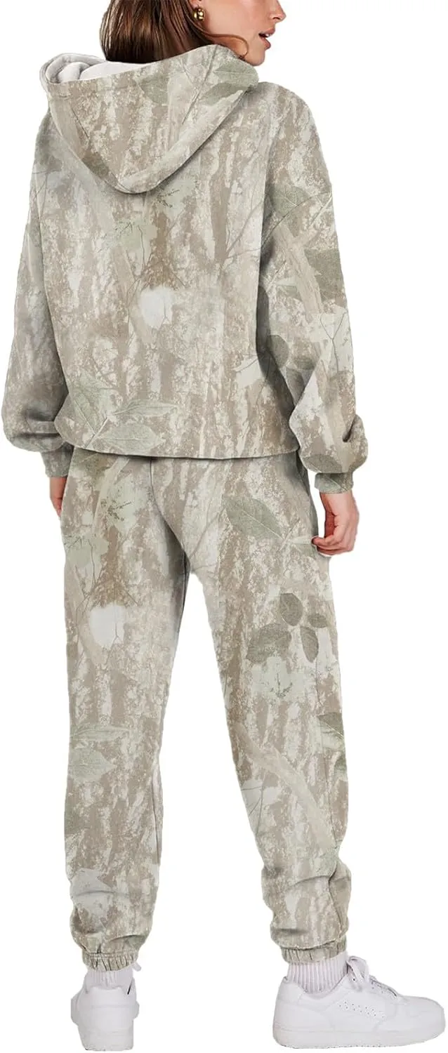 Women's Camo Sweatsuit Set - 2 Piece: Oversized Maple Leaf Print Hoodie & Sweatpants